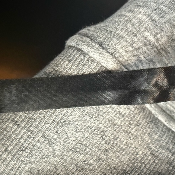 Fabletics Sweatshirt - Picture 3 of 3